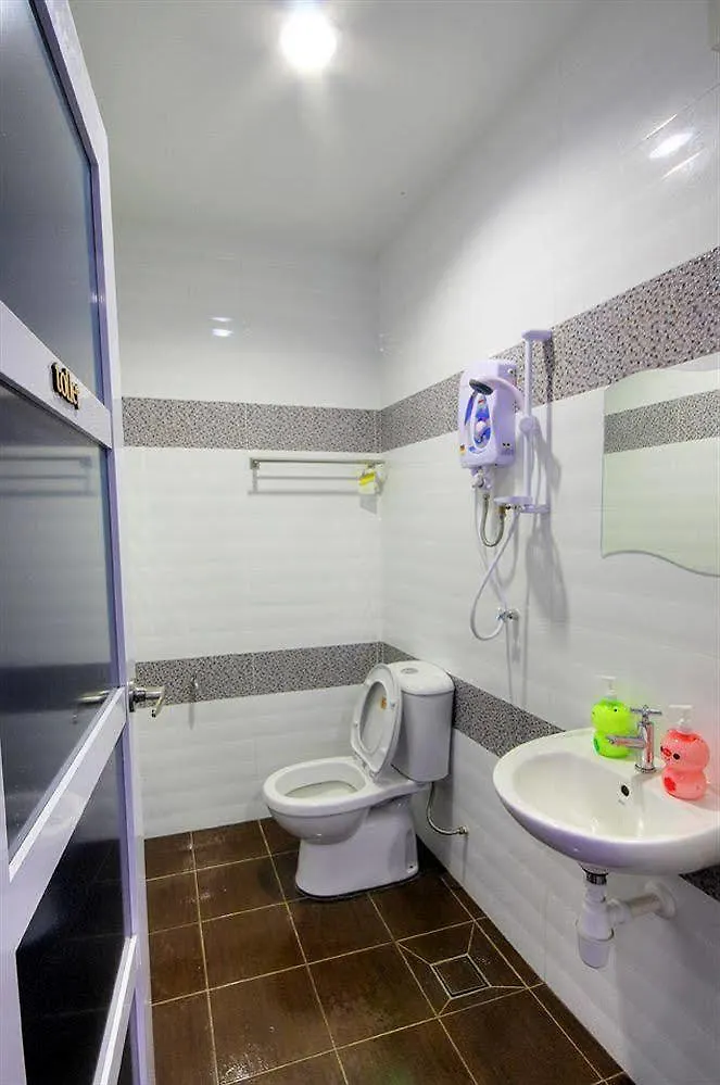 I Ville Home Inn Gelugor